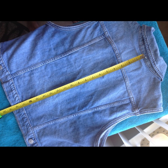 Levi's Medium Wash Vest - Picture 4 of 7